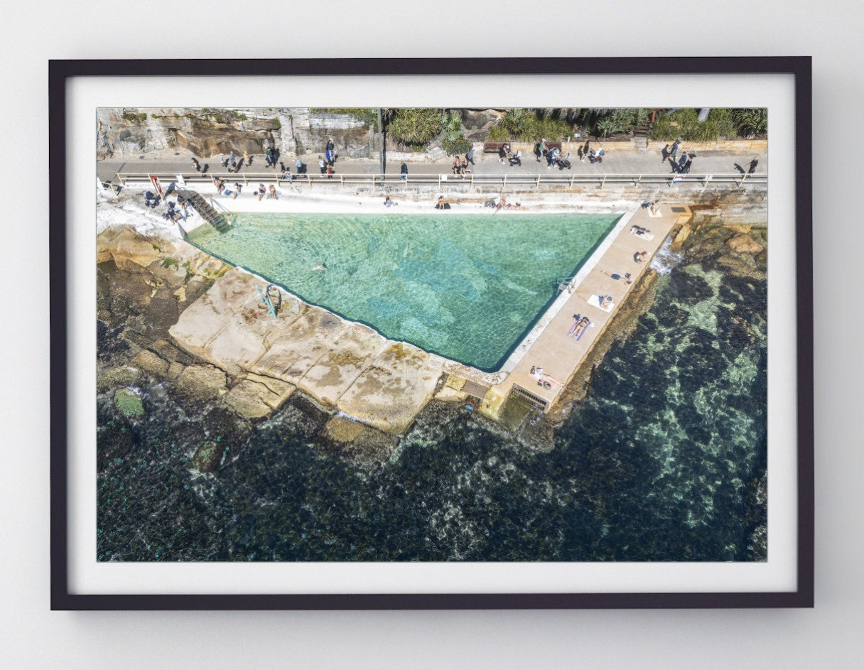 Strolling, Manly print