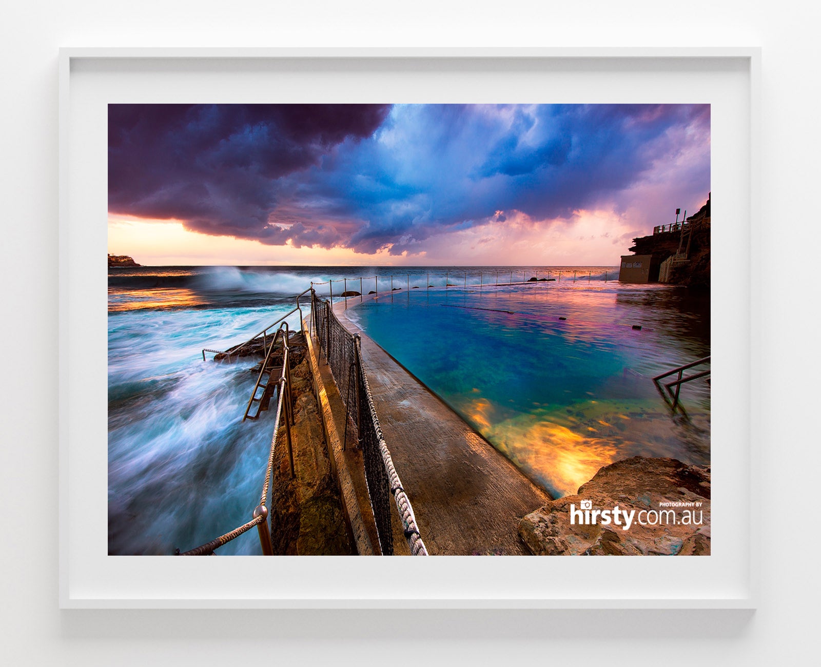Incoming, Bronte Beach